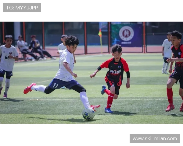 足球星期六精彩评球视频解读与赛事分析带你走进球场背后的精彩瞬间 足球星期六精彩评球视频解读与赛事分析带你走进球场背后的精彩瞬间