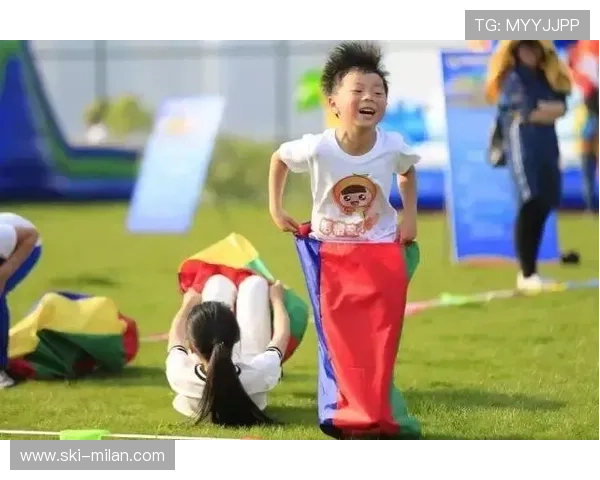 足球明星圣诞节庆祝活动精彩纷呈第一弹球场上的欢乐与温馨共庆节日时光 足球明星圣诞节庆祝活动精彩纷呈第一弹球场上的欢乐与温馨共庆节日时光